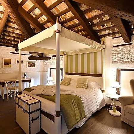 Al Palazzetto 4*